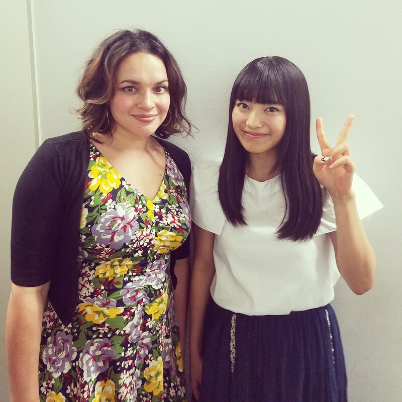 左からノラ・ジョーンズ、miwa。