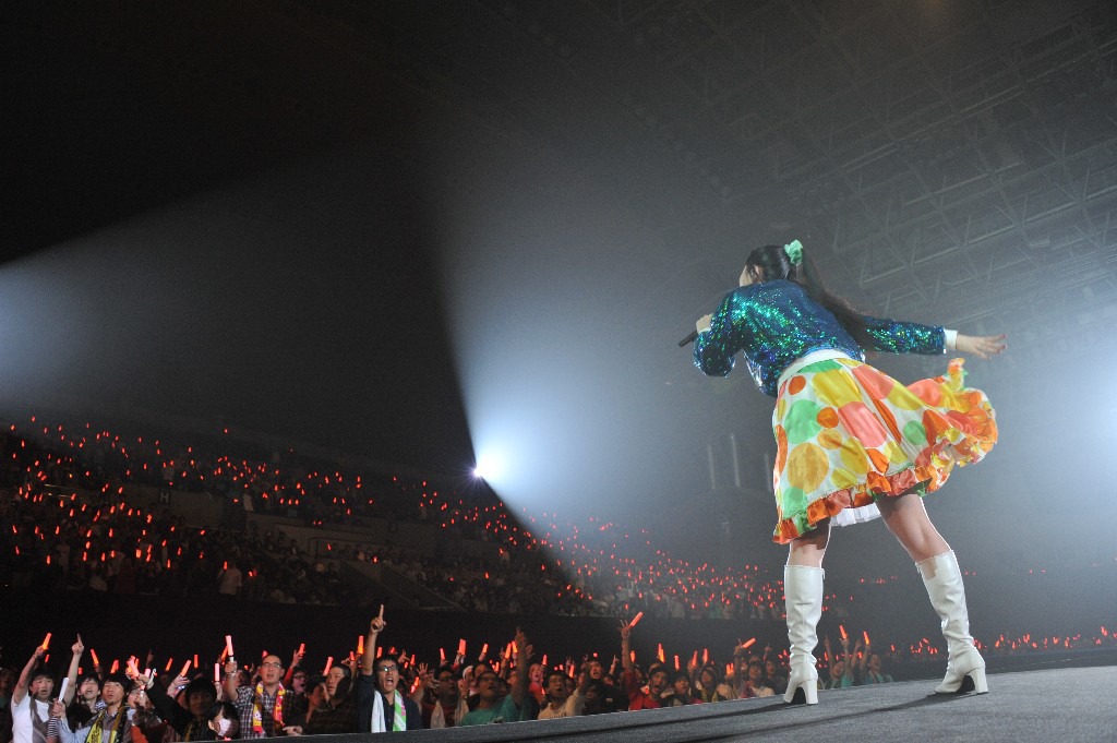 「鈴木このみ Birthday Live 2016 ～Cheers!!!～」の様子。（写真提供：MAGES.）
