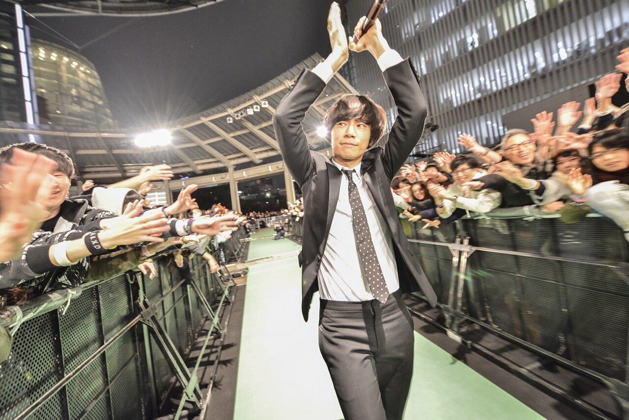 こんなチャラいところは初めて！[Alexandros]六本木フリーライブに3000