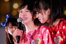 小泉遥香と坂井仁香。