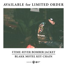 オンラインショップでの販売がスタートした、KANDYTOWNオフィシャルボンバージャケットの告知ビジュアル。