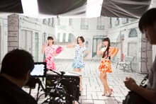 「Ora2×Perfume All Day くちもとBeauty」編を撮影中のPerfume。