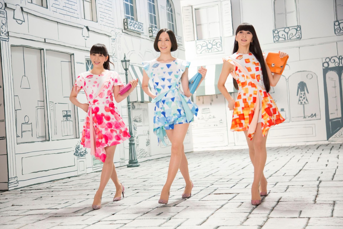 「Ora2×Perfume All Day くちもとBeauty」編を撮影中のPerfume。