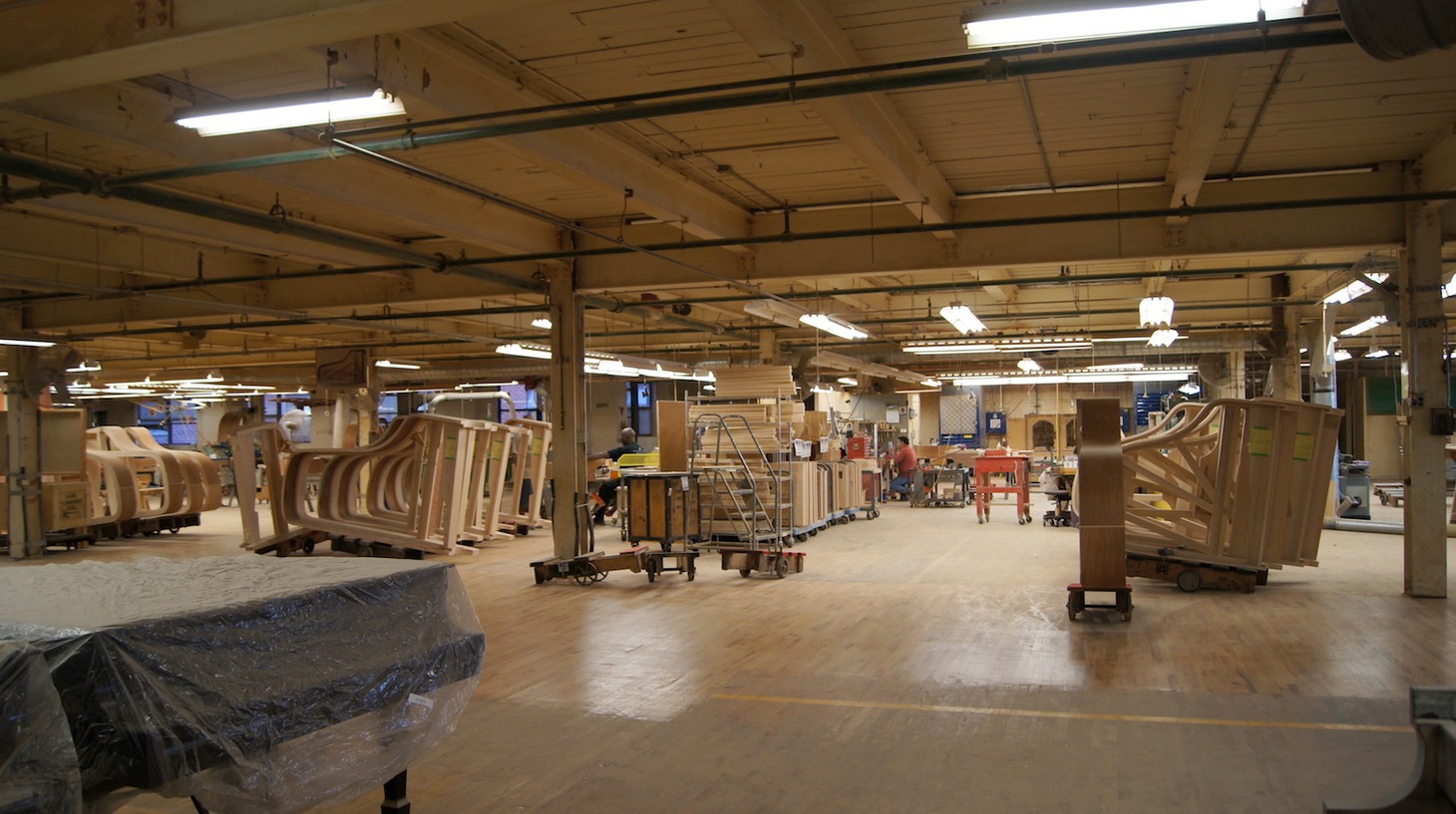 アメリカ・ニューヨークのSTEINWAY & SONS,工場。