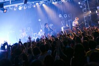 昨日11月11日に行われた「Brian the Sun TOUR 2016『Maybe』」最終公演の様子。（提供：EPICレコードジャパン）