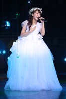 三森すずこ「Fun! Fun! Fantasic Funfair!」の様子。(c)ポニーキャニオン