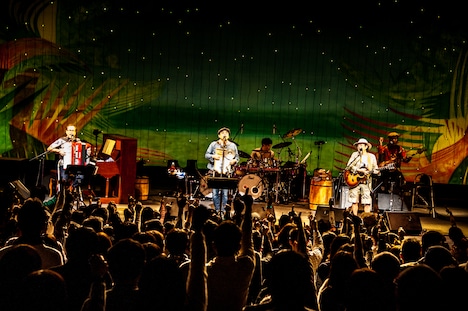 BEGIN「SPACE SHOWER TV × J:COM BEGIN Precious Live」の様子。（撮影：浜野カズシ）