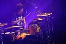 吉川美冴貴（Dr）（撮影：上山陽介）