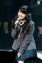 「さくら学院祭☆2016」2日目で“サクラデミー女優賞”を受賞した日高麻鈴。（写真提供：アミューズ）