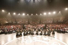 「さくら学院祭☆2016」2日目の集合写真。（写真提供：アミューズ）