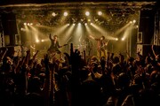 BURNOUT SYNDROMES「ヒカリアレ~未来への祈りを合図に火蓋を切る~」愛知・ell.FITS ALL公演の様子。(写真提供:Epic Record Japan)