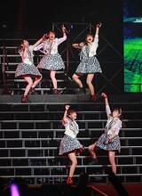 「Juice=Juice LIVE MISSION FINAL at 日本武道館」の様子。（提供：アップフロントグループ）