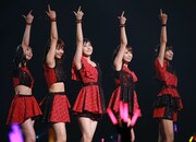 「Juice=Juice LIVE MISSION FINAL at 日本武道館」の様子。（提供：アップフロントグループ）