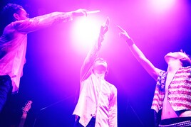 挫・人間、初のライブDVDに「夏目創太が完成するまでドキュメント」も