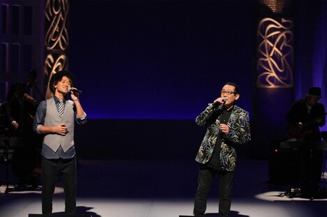 左からナオト・インティライミ、さだまさし。 (c)フジテレビ