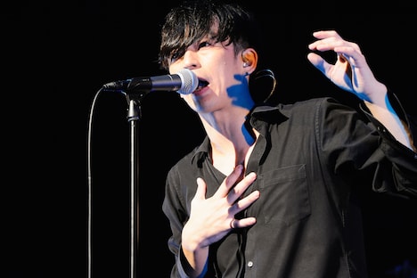 松川ケイスケ（Vo）（撮影：藤川正典）