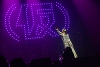 ソロダンスを披露する古川小夏。