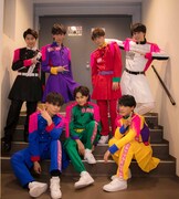 2015年春ツアーの衣装を着た超特急。（撮影：米山三郎）