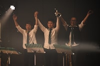 ネギホーンズ。左から永田こーせー（Sax、Flute）、真砂陽地（Tp）、前田大輔（Tb / オルケスタ・デ・ラ・ルス）