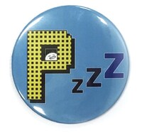 店頭購入者を対象に販売される缶バッヂミラー。