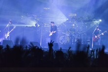 「[Alexandros] Tour 2016～2017 ～We Come In Peace～」神奈川・横浜アリーナ公演の様子。（Photo by Yuki Kawamoto）