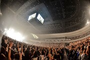 「[Alexandros] Tour 2016～2017 ～We Come In Peace～」神奈川・横浜アリーナ公演の様子。（Photo by Azusa Takada）