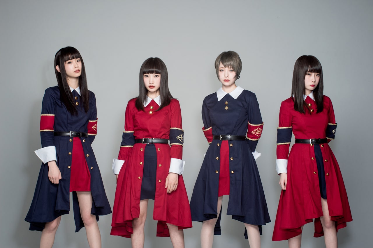 Alloy。左から真中のぞみ、北野ももこ、菊川ゆきの、藤崎りりな。