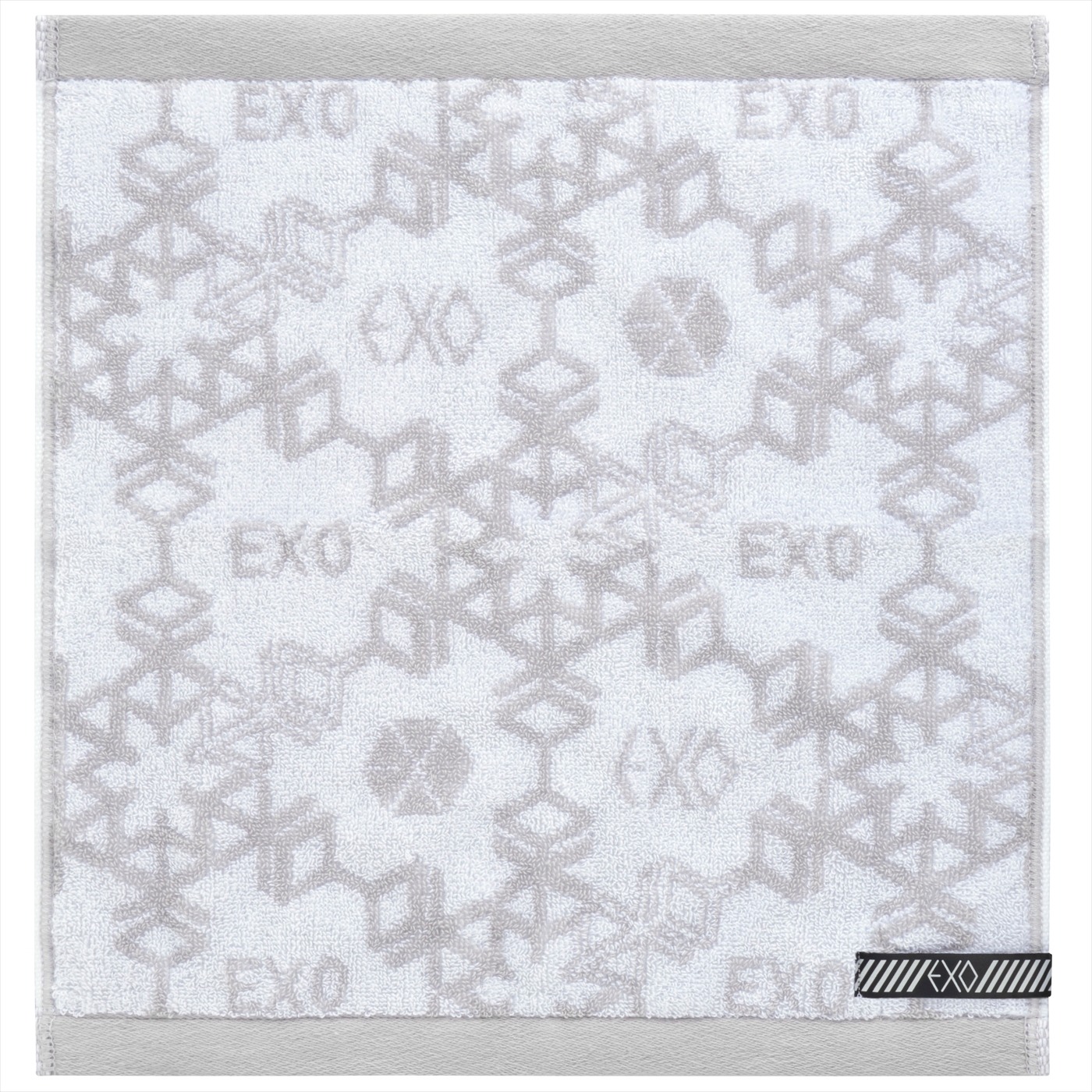 「EXO POP UP STORE」で販売されるハンドタオル。