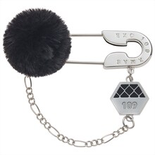 「EXO POP UP STORE」109MEN'S店限定アイテムのセーフティピンチャーム ブラック。