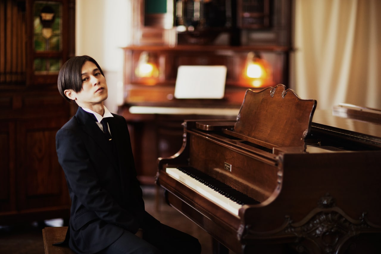 DE DE MOUSE、思い出の地のプラネタリウムを一夜限り復活させるXmasライブ