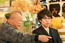 左から笑福亭鶴瓶、高橋優。 (c)TBS