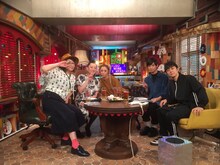 左から久保ミツロウ、能町みね子、Chara、千葉雄大、ヒャダイン。(c)フジテレビ