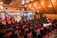 「きゃりーぱみゅぱみゅのなんだこれTV 特別企画 ～豪華なんだこれゲスト集合！学校出張スペシャル！～」収録中の様子。