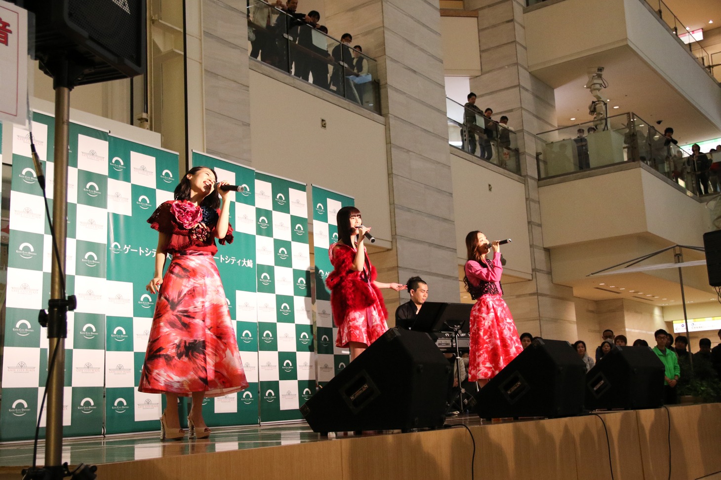 Kalafina「Winter Acoustic "Kalafina with Strings"」の様子。