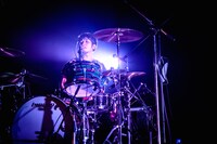 KOZO（Dr）（撮影：星野健太）