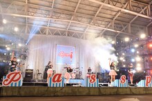 「PASSPO☆的・野外音楽堂＝所沢航空公園～史上最大の野外ワンマンフライト～」の様子。