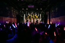 「CUBERS 3rdワンマン～覚めないで、消えないで～」の様子。（撮影：牛島康介）