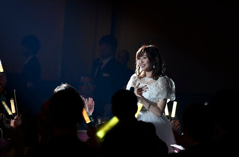 指原莉乃ディナーショー＆バースデーショーの様子。(c) AKS