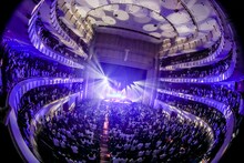 「UNISON SQUARE GARDEN TOUR 2016『Dr.Izzy』」神奈川・よこすか芸術劇場公演の様子。（Photo by Viola Kam [V'z Twinkle]）