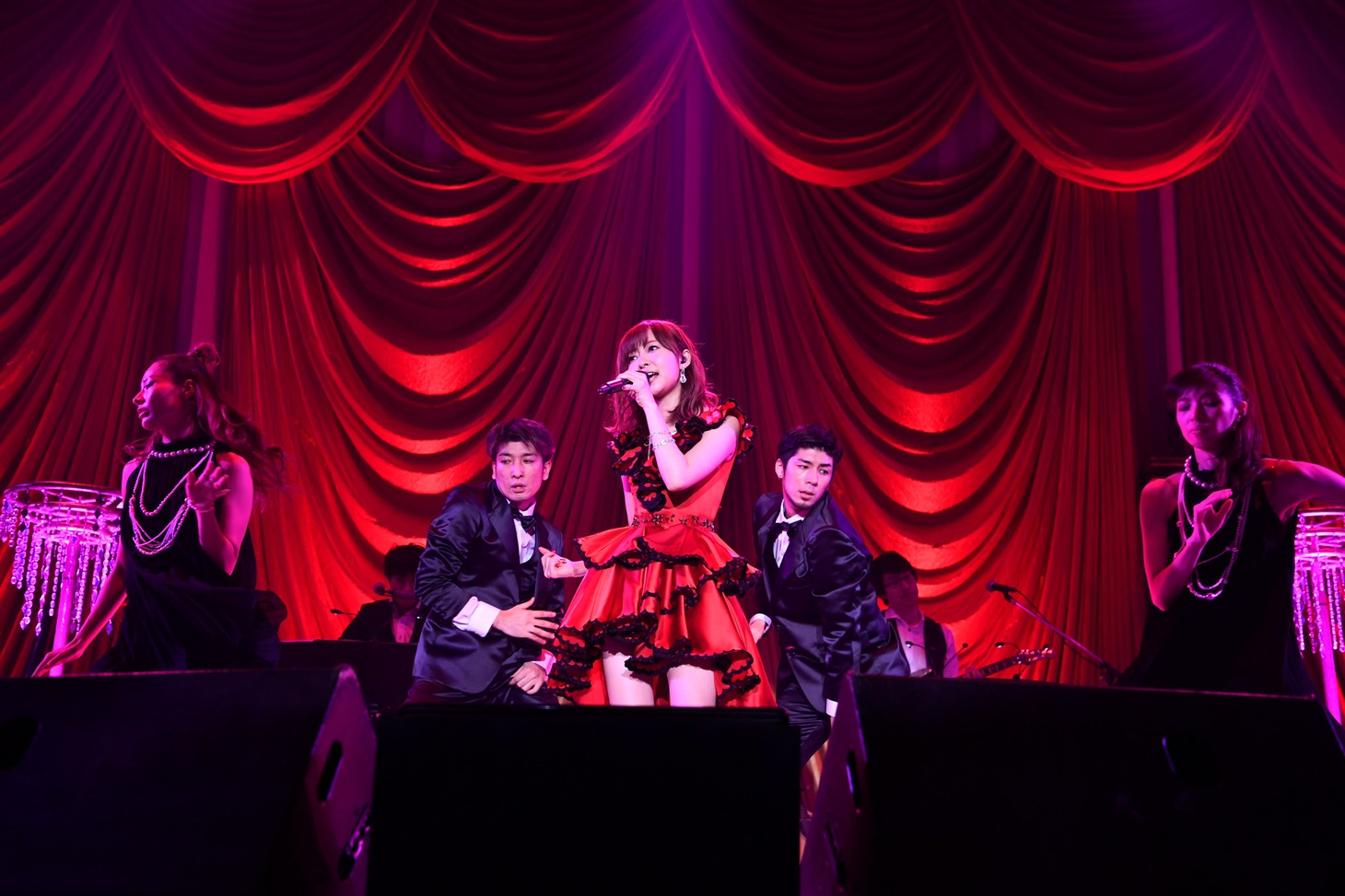 指原莉乃ディナーショー＆バースデーショーの様子。(c) AKS