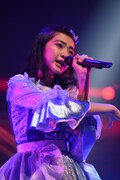 春名真依
