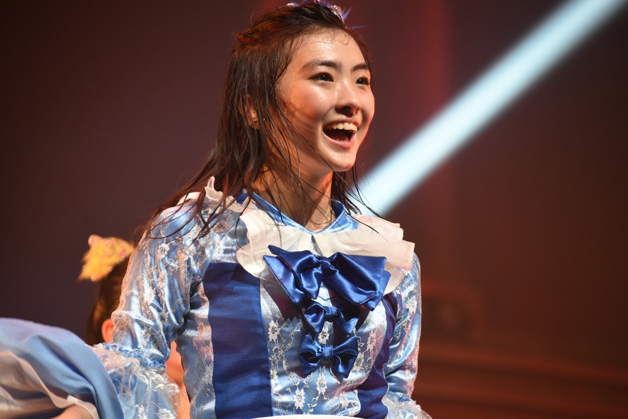 春名真依