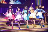 たこやきレインボー「なにわンダーランド2016 ～ひみつのティーパーティー～」の様子。