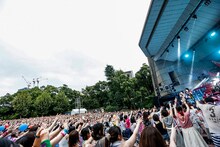 「GRANRODEO LIVE TOUR 2016 TREASURE CANDY」日比谷野外大音楽堂公演の様子。（撮影：平野タカシ）