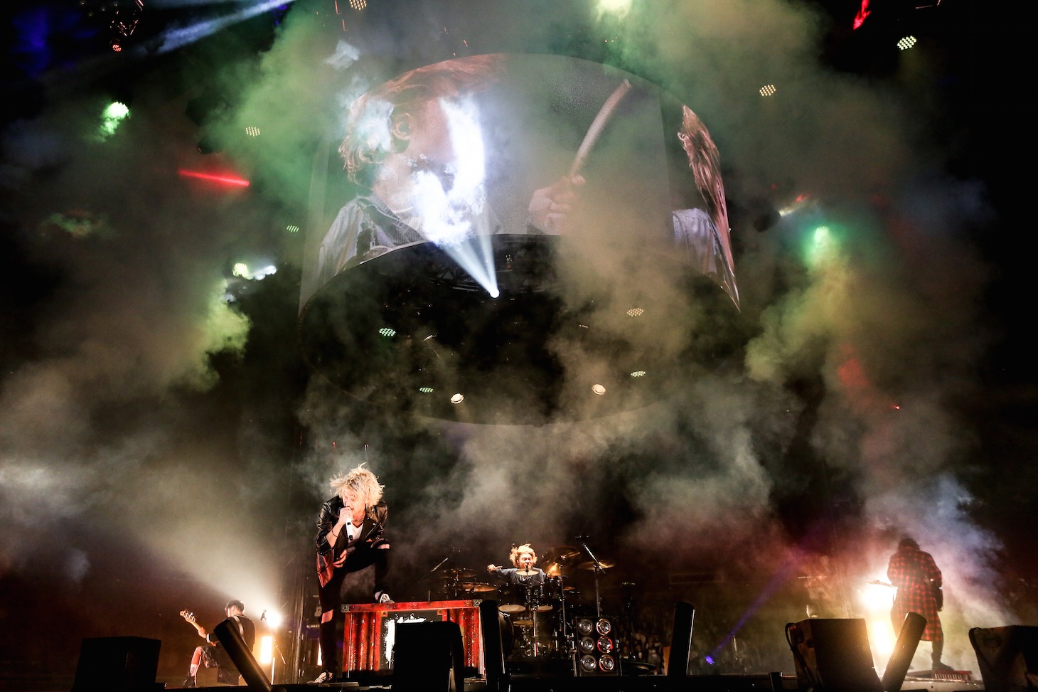 MY FIRST STORY「We're Just Waiting 4 You Tour 2016 Final at BUDOKAN」の様子。（Photo by Kohei Suzuki）