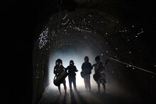 ゆるめるモ！「ナイトハイキング」MV撮影時の様子。