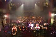 FLOWが2016年3月に京都・KYOTO MUSEで行った「女風呂」の様子。(写真提供:アミューズ)