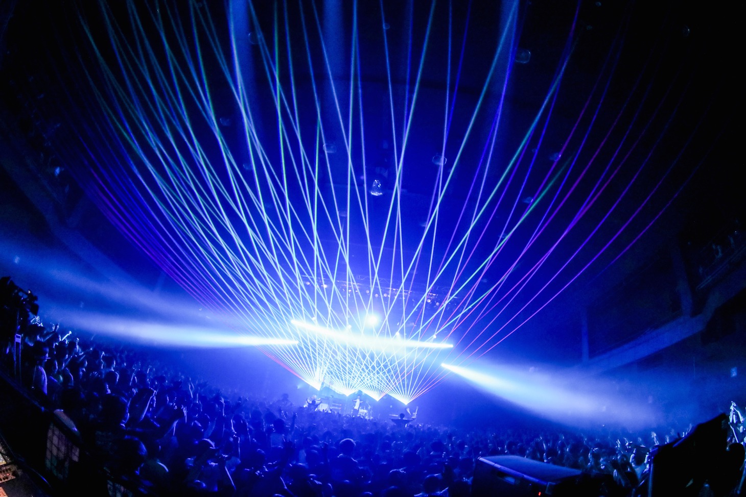 THE ORAL CIGARETTES「唇ワンマン TOUR 2016～キラーチューン祭り東名阪ワンマンの巻～」東京・Zepp Tokyo公演の様子。（Photo by Viola Kam [V'z Twinkle]）