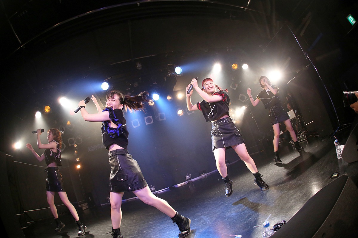 フィロソフィーのダンス（撮影：後藤壮太郎）