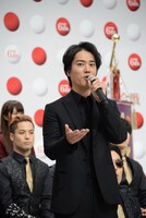 出場歌手発表会見にて、桐谷健太。